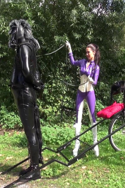 Latex Lady Regina has fun with her ponygirl